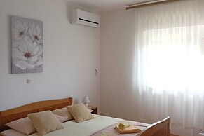 Nice Apartment With Private Roofed Terrace, Near the Sea and National