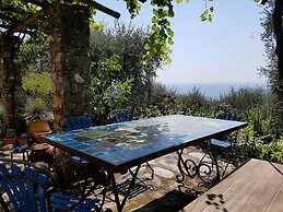 Peaceful Villa Stay in Rapallo