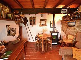 Beautiful Cottage in Pescia with Hot Tub