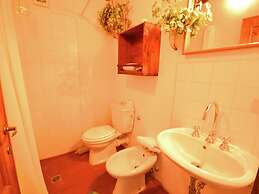 Beautiful Cottage in Pescia with Hot Tub