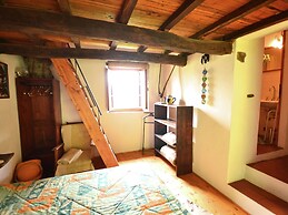 Beautiful Cottage in Pescia with Hot Tub