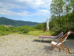 Beautiful Cottage in Pescia with Hot Tub