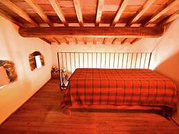 Beautiful Cottage in Pescia with Hot Tub