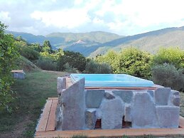 Beautiful Cottage in Pescia with Hot Tub