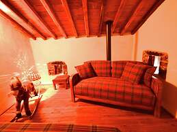 Beautiful Cottage in Pescia with Hot Tub