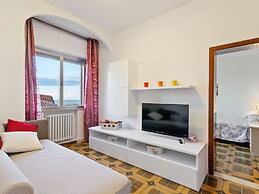 Belvilla by OYO Pleasant Apartment With Courtyard
