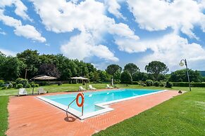 Country House With Pool and Court