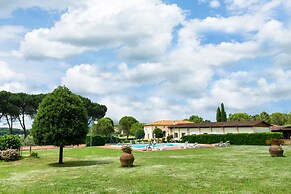 Country House With Pool and Court