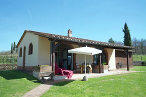 Country House With Pool and Court