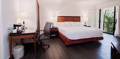 HS HOTSSON Hotel Tampico