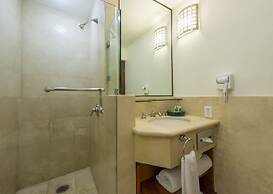 HS HOTSSON Hotel Tampico