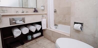 HS HOTSSON Hotel Tampico