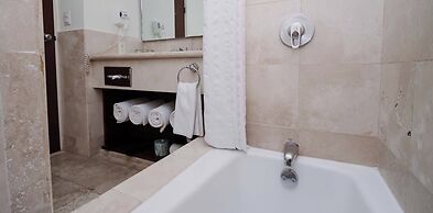 HS HOTSSON Hotel Tampico