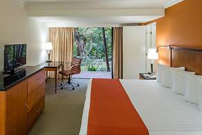 HS HOTSSON Hotel Tampico