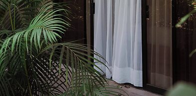 HS HOTSSON Hotel Tampico