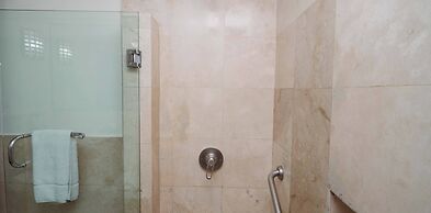 HS HOTSSON Hotel Tampico