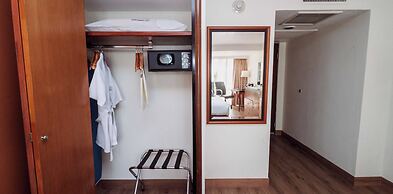 HS HOTSSON Hotel Tampico