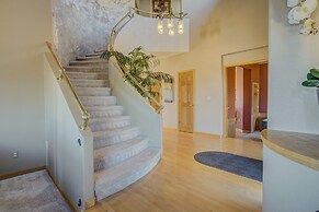 Skyway-extravagant & Luxury Views W/deck & Bar