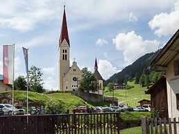 Spacious Apartment in Längenfeld near Ötz Valley Alps