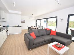 Comfortable Villa in Coto With Swimming Pool