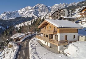 Superbly Located Premium Chalet With Sauna