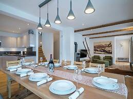 Superbly Located Premium Chalet With Sauna