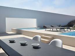 Modern Villa in Obidos Lisbon With Garden & Pool