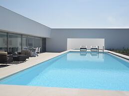 Modern Villa in Obidos Lisbon With Garden and Pool