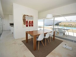 Modern Villa in Obidos Lisbon With Garden & Pool