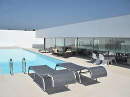 Modern Villa in Obidos Lisbon With Garden & Pool