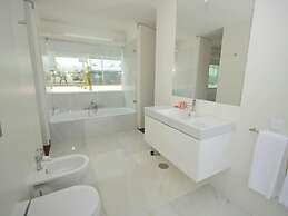 Modern Villa in Obidos Lisbon With Garden & Pool