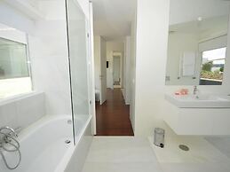 Modern Villa in Obidos Lisbon With Garden & Pool