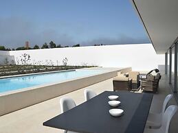 Modern Villa in Obidos Lisbon With Garden & Pool