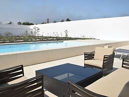 Modern Villa in Obidos Lisbon With Garden & Pool