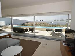 Modern Villa in Obidos Lisbon With Garden & Pool
