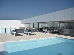 Modern Villa in Obidos Lisbon With Garden & Pool