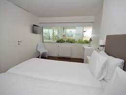 Modern Villa in Obidos Lisbon With Garden & Pool