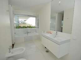 Modern Villa in Obidos Lisbon With Garden & Pool