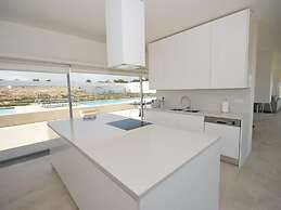 Modern Villa in Obidos Lisbon With Garden & Pool