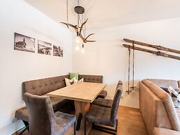 Child Friendly Apartment in Zell am See near Lake