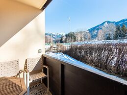 Child Friendly Apartment in Zell am See near Lake
