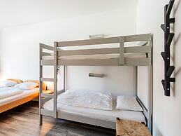 Child Friendly Apartment in Zell am See near Lake