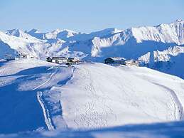 Chalet in Neukirchen am Grossvenediger With Sauna