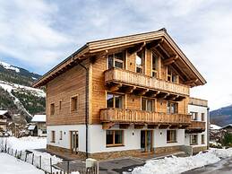 Chalet in Neukirchen am Grossvenediger With Sauna