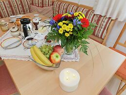 Beautiful Apartment With Large, Sunny Balcony