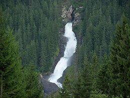 Beautiful Apartment With Large, Sunny Balcony