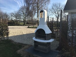 Lovely Holiday Home in Nistelrode near Lake