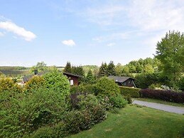 Comfortable Cottage Near Lake Cherapont