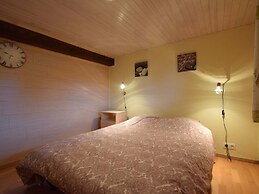 Comfortable Cottage Near Lake Cherapont