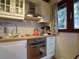 Comfortable Cottage Near Lake Cherapont